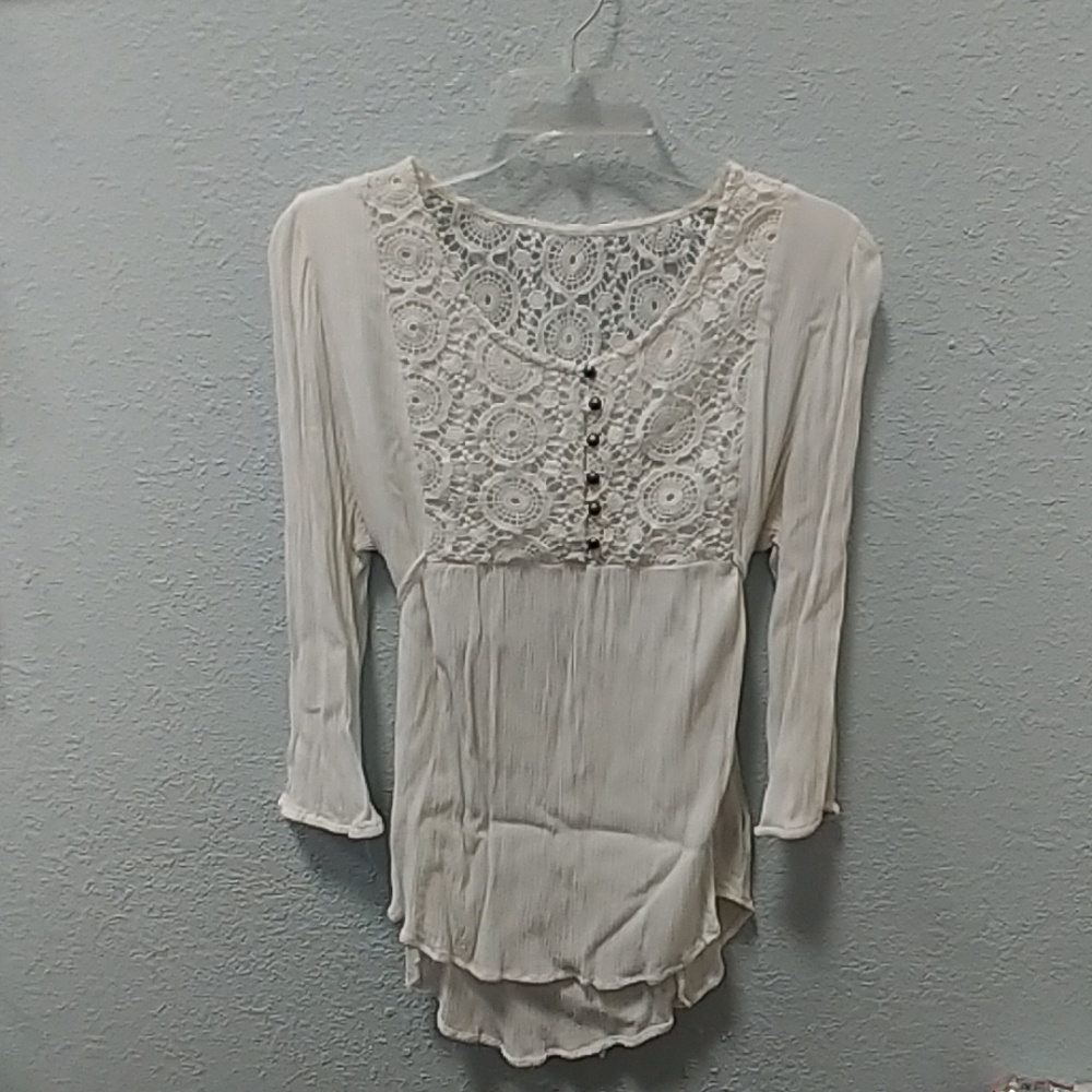 Women's dress top w/lace